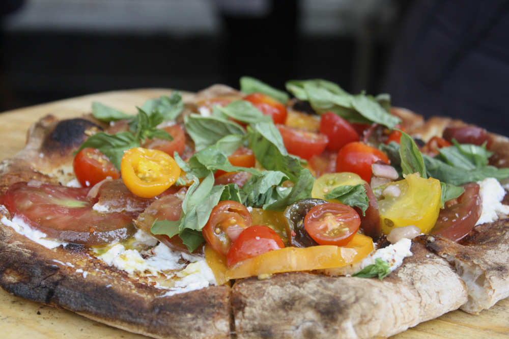 Heirloom Tomato Pizza from Pitfire (credit: Liz Laing)