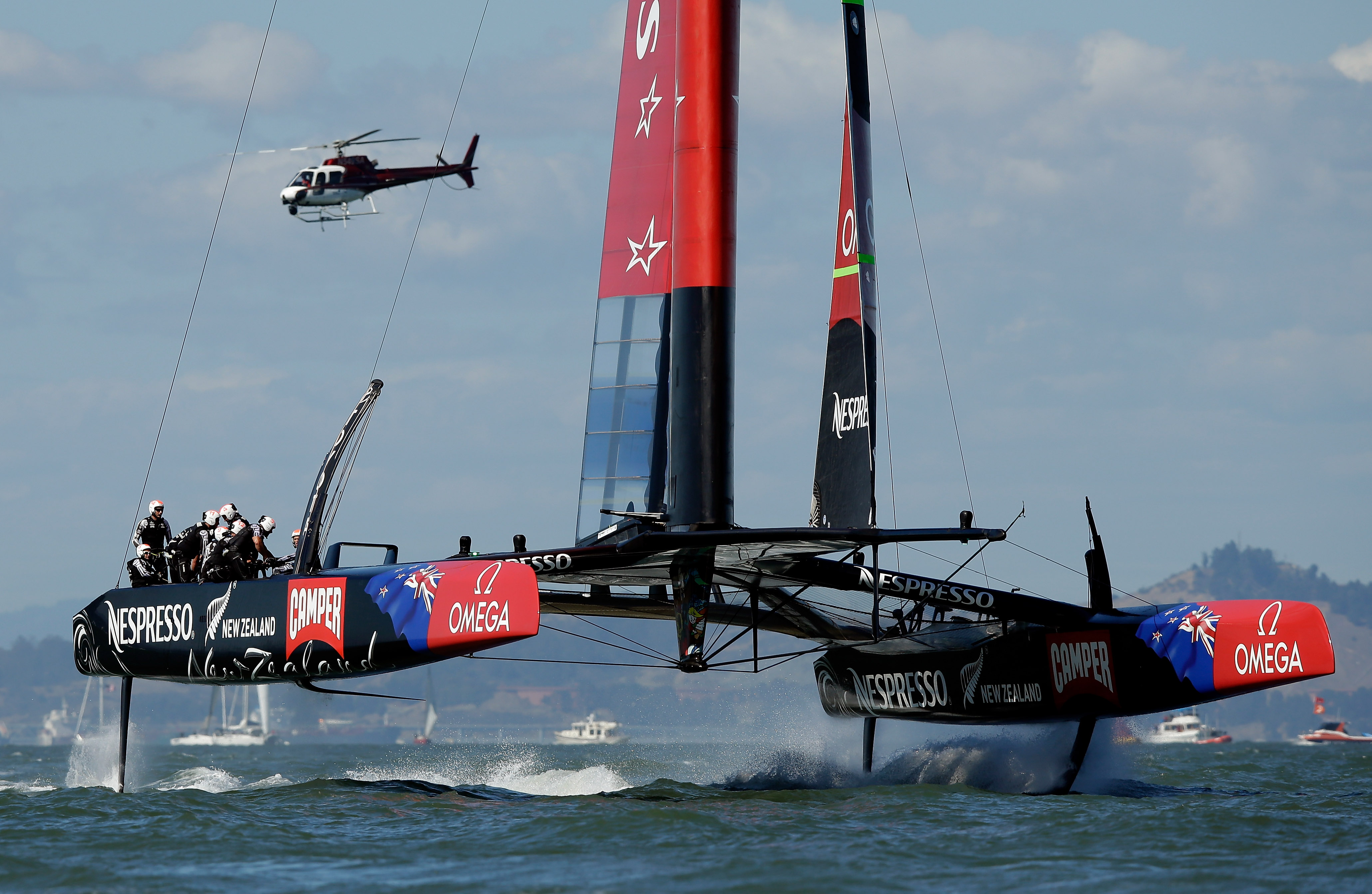 Emirates Team New Zealand skippered by Dean Barker in action against Oracle Team USA skippered by James Spithill during race 15 of the America's Cup Finals on September 22, 2013 in San Francisco, California. Oracle Team USA won both race 14 and 15 today. (credit: Ezra Shaw/Getty Images)