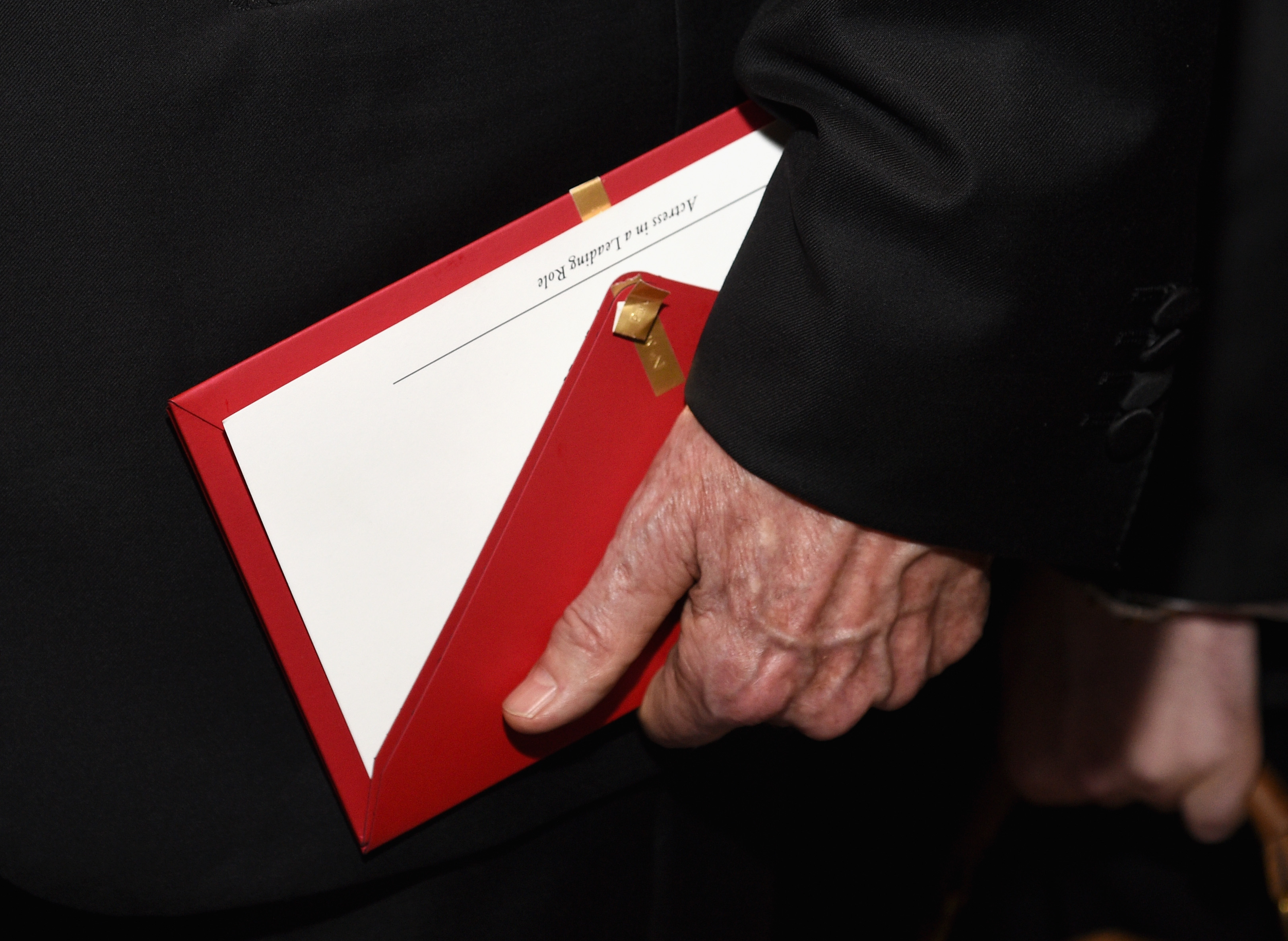 Actor/filmmaker Warren Beatty holds the envelope containing the wrong award announcement for Best Picture during the 89th Annual Academy Awards Governors Ball at Hollywood & Highland Center on February 26, 2017 in Hollywood, California. (Photo by Kevork Djansezian/Getty Images)