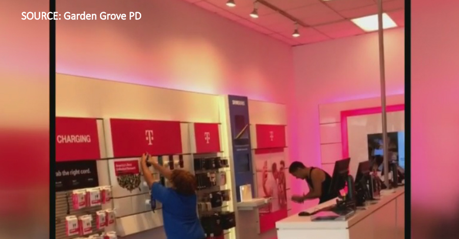 Video Teens Steal 8k Worth Of Merchandise From T Mobile Store