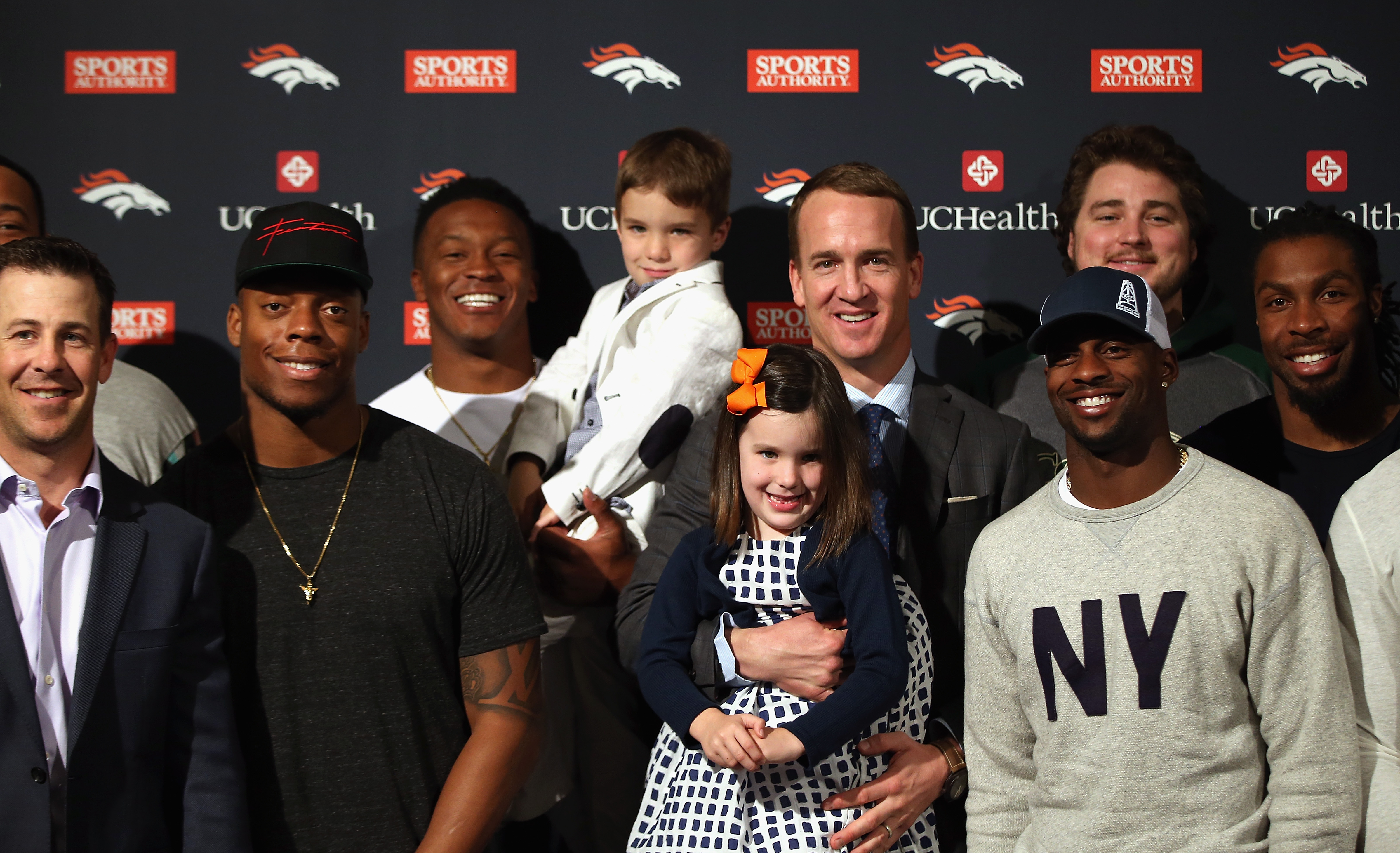 Peyton Manning 'Absolutely Devasted' After Death Of Former Broncos Teammate  Demaryius Thomas – CBS Denver