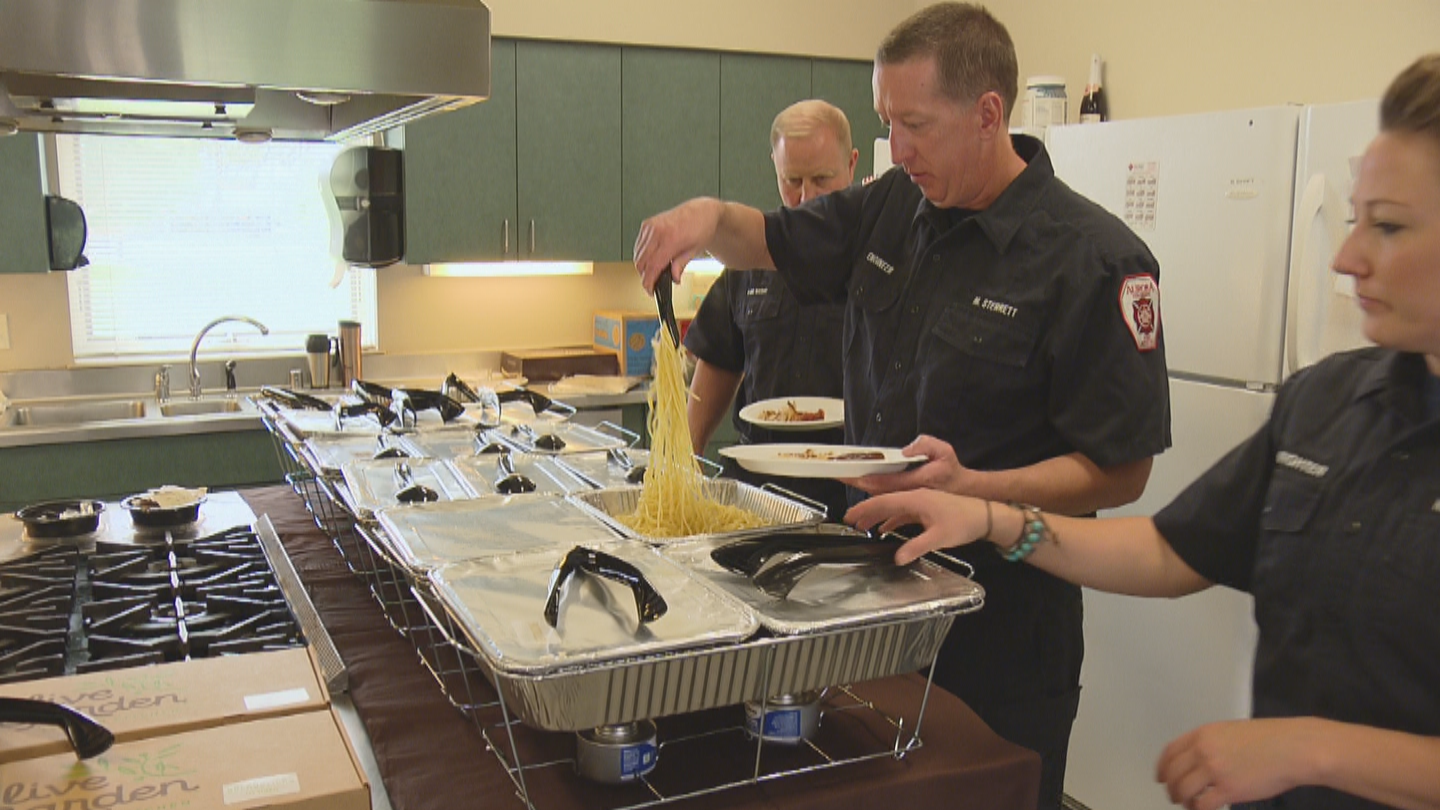 First Responders Thanked With Catered Lunch Tradition Cbs Denver