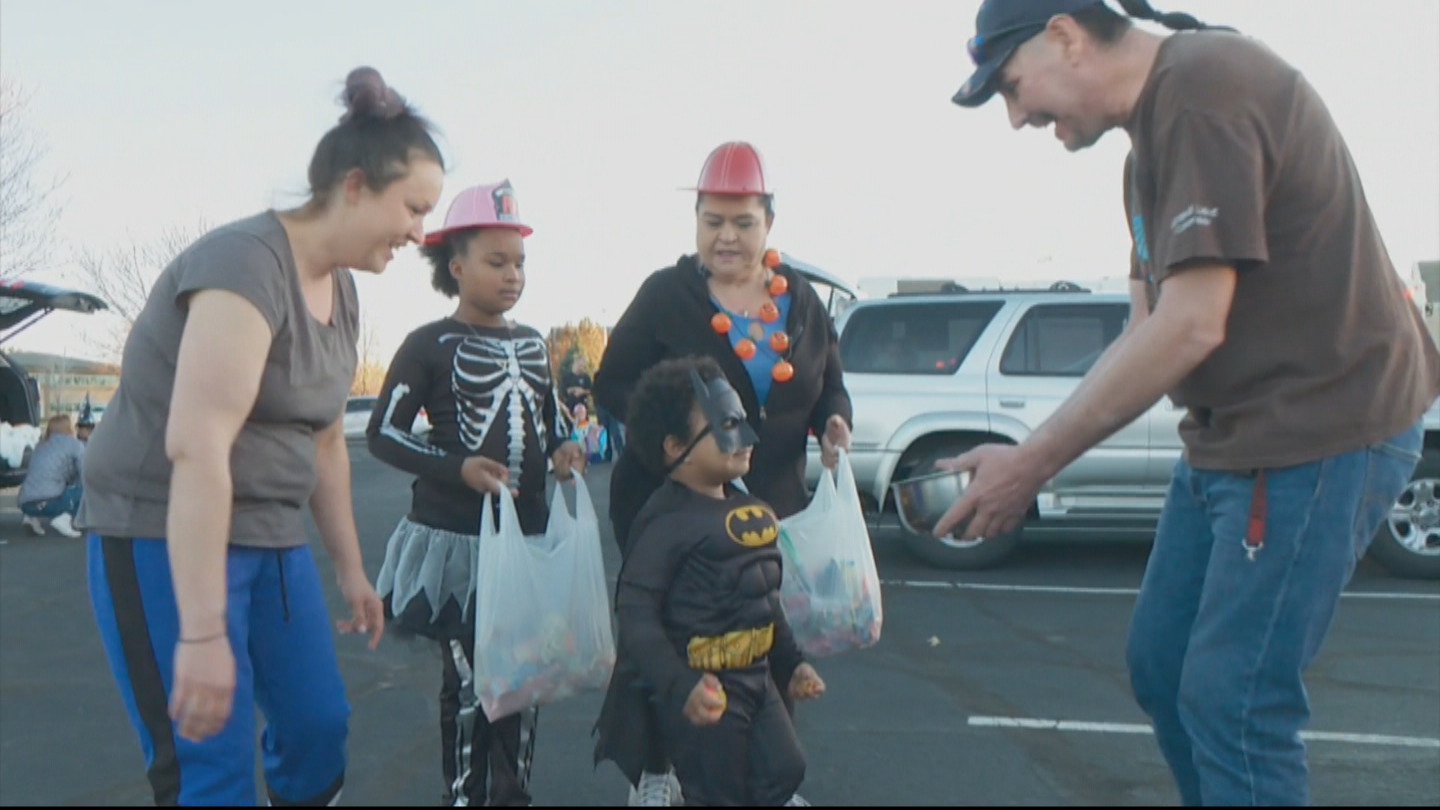 Neighbors Hold ‘Trunk-Or-Treat’ For Arvada Kids Who Missed Halloween