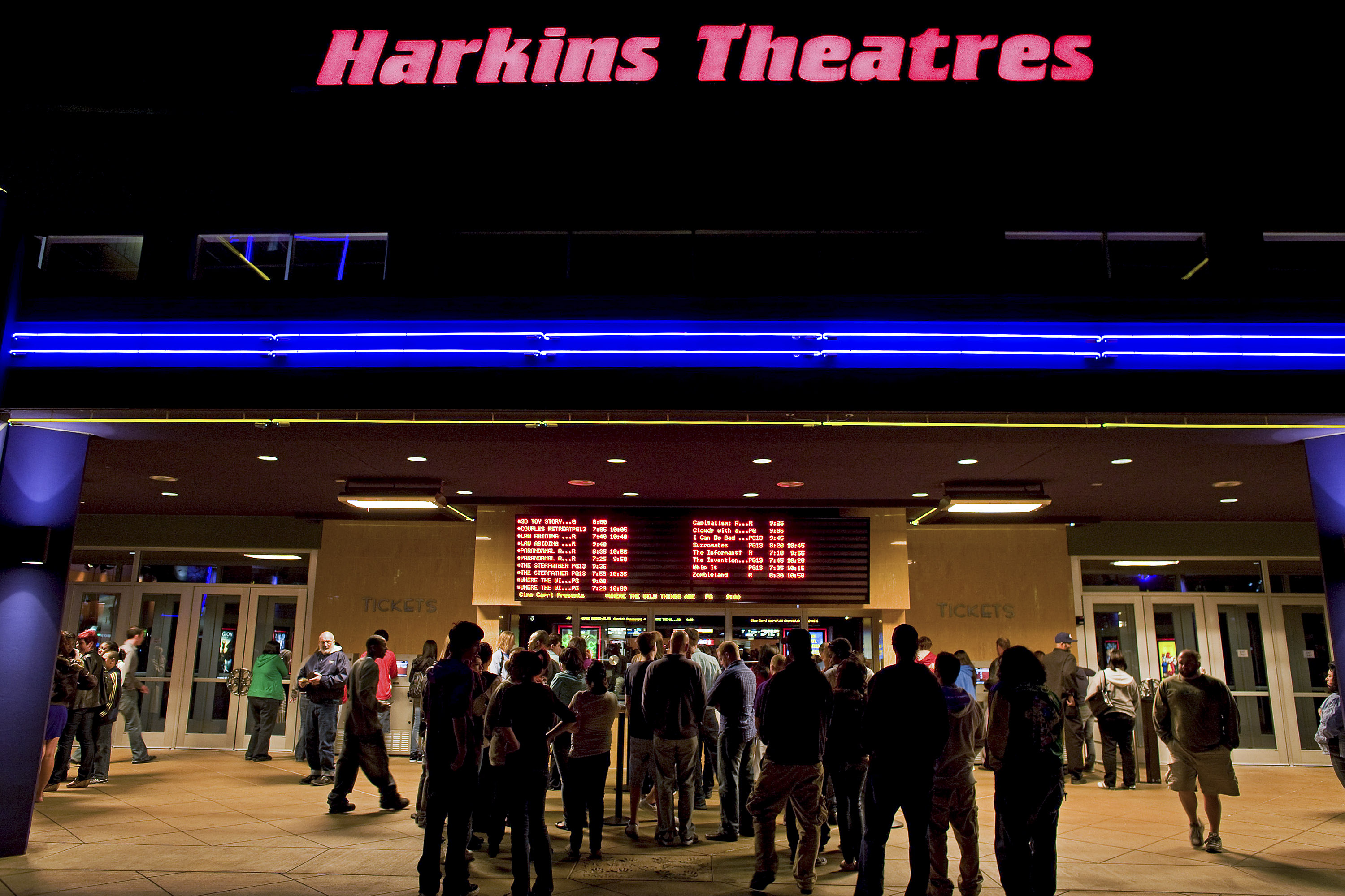 Harkins Theaters Will Reopen Its Denver Area Movie Theaters On Friday Cbs Denver