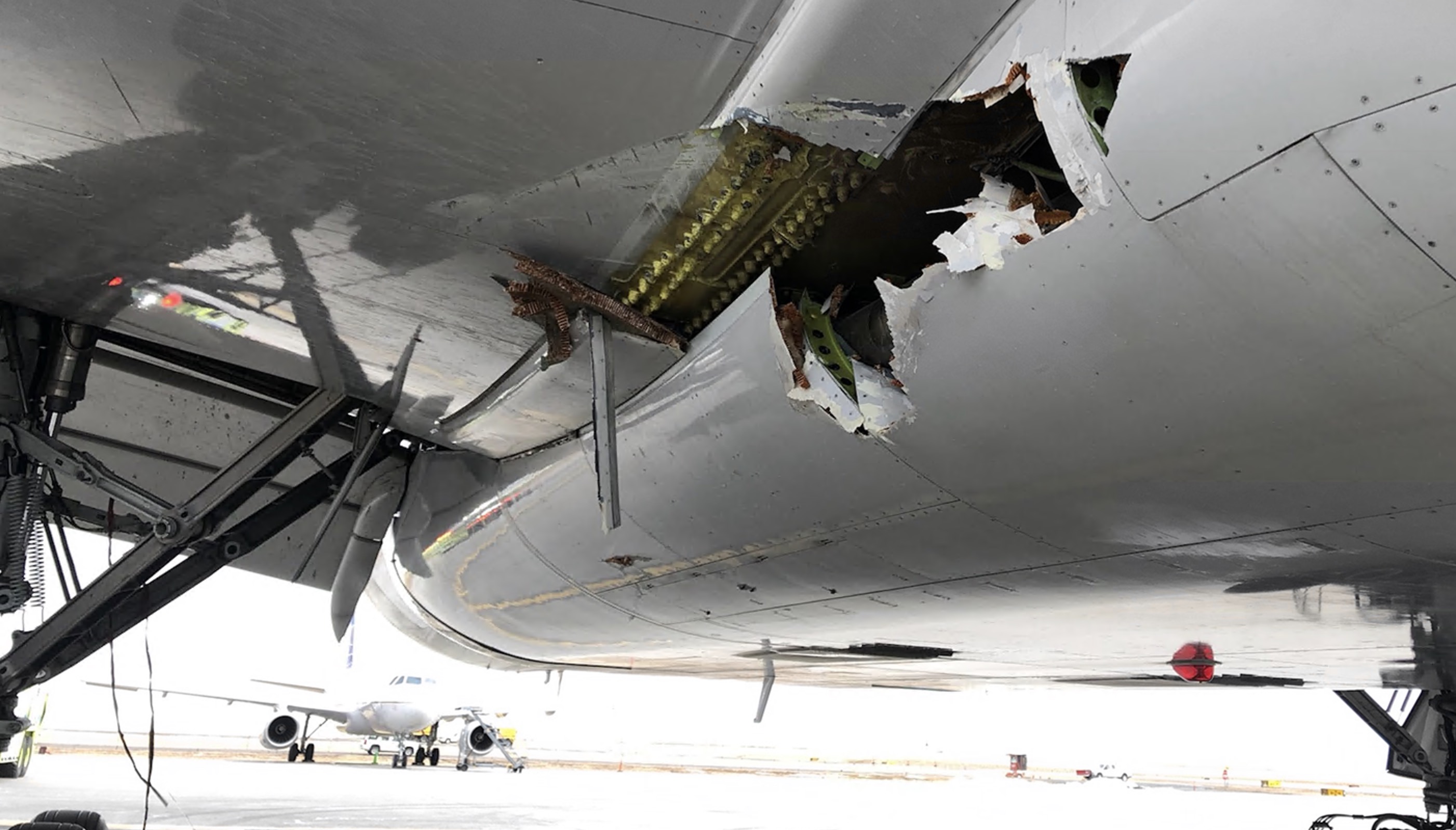plane-damage-1.jpg